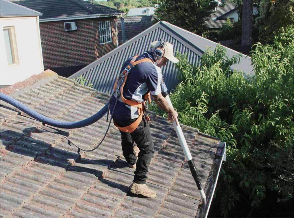 Professional Roof Gutter Cleaning Services in Canberra